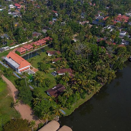 Palmgrove Lake Resort Alappuzha Buitenkant foto