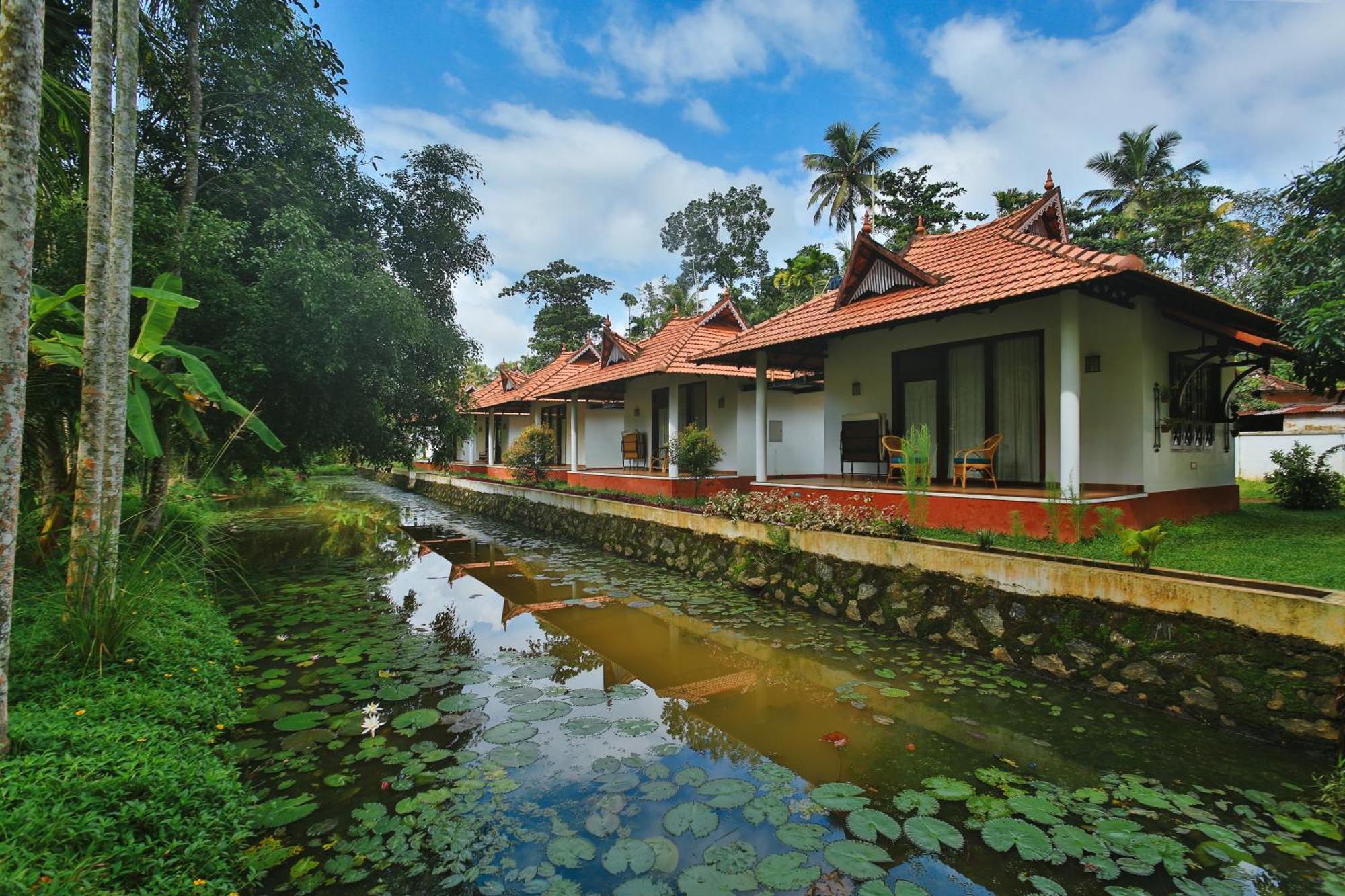 Palmgrove Lake Resort Alappuzha Buitenkant foto