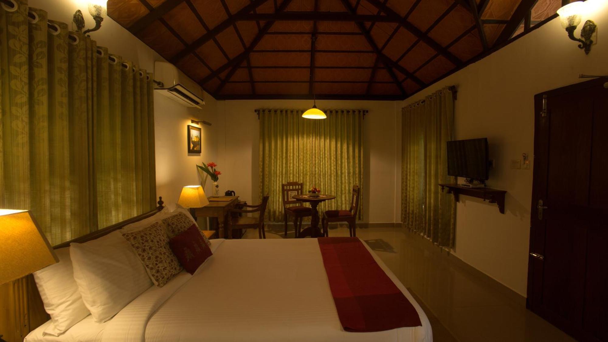 Palmgrove Lake Resort Alappuzha Buitenkant foto