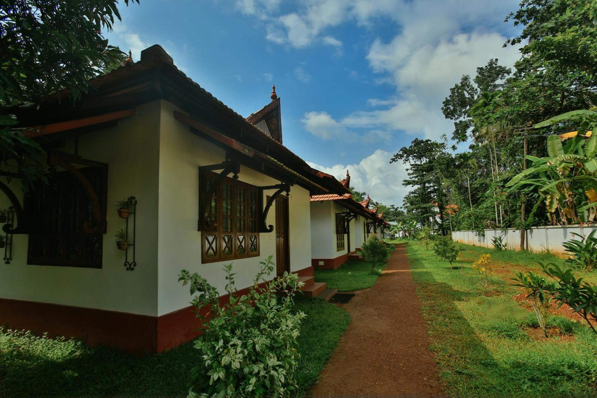 Palmgrove Lake Resort Alappuzha Buitenkant foto
