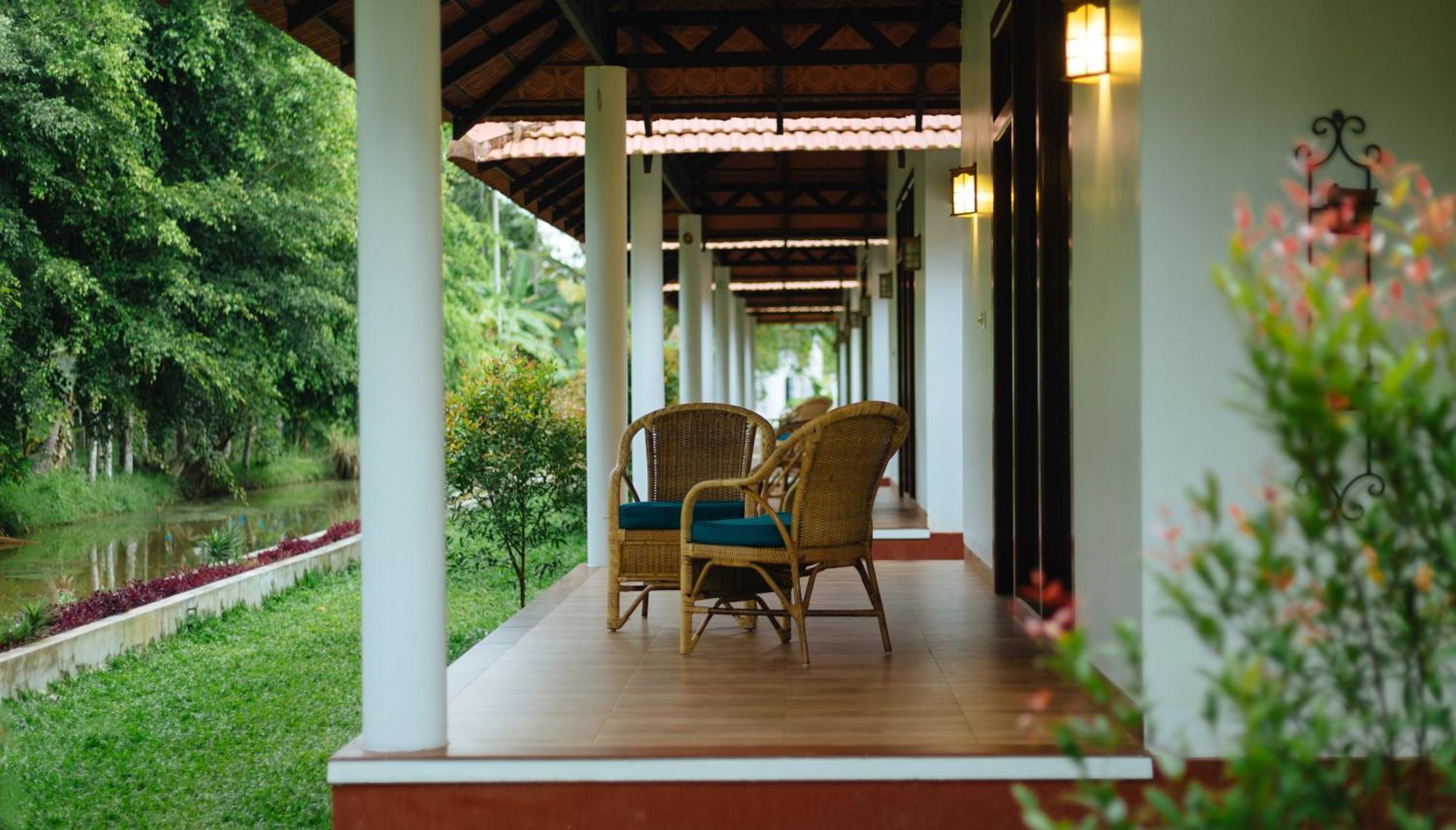 Palmgrove Lake Resort Alappuzha Buitenkant foto