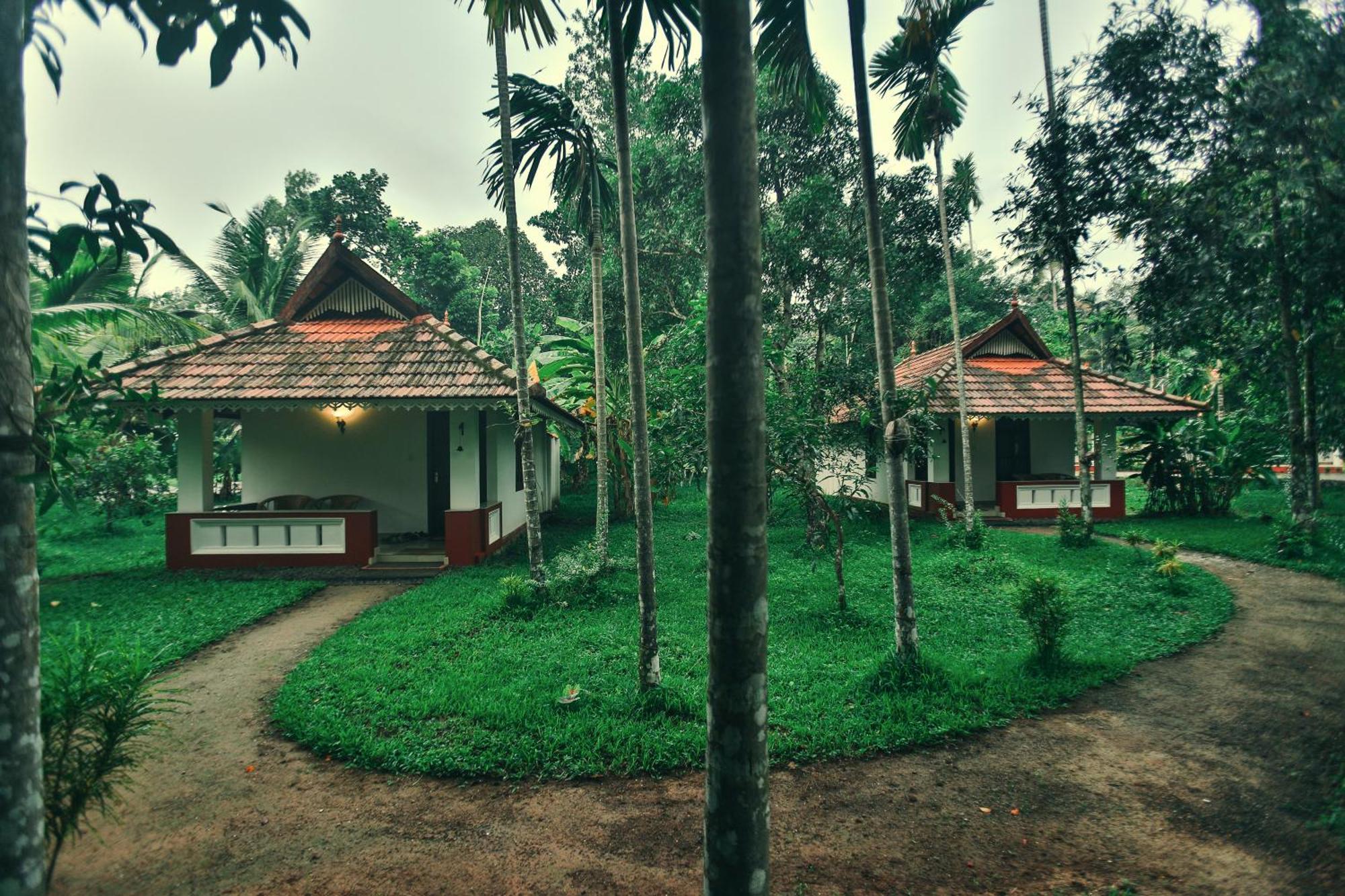 Palmgrove Lake Resort Alappuzha Buitenkant foto