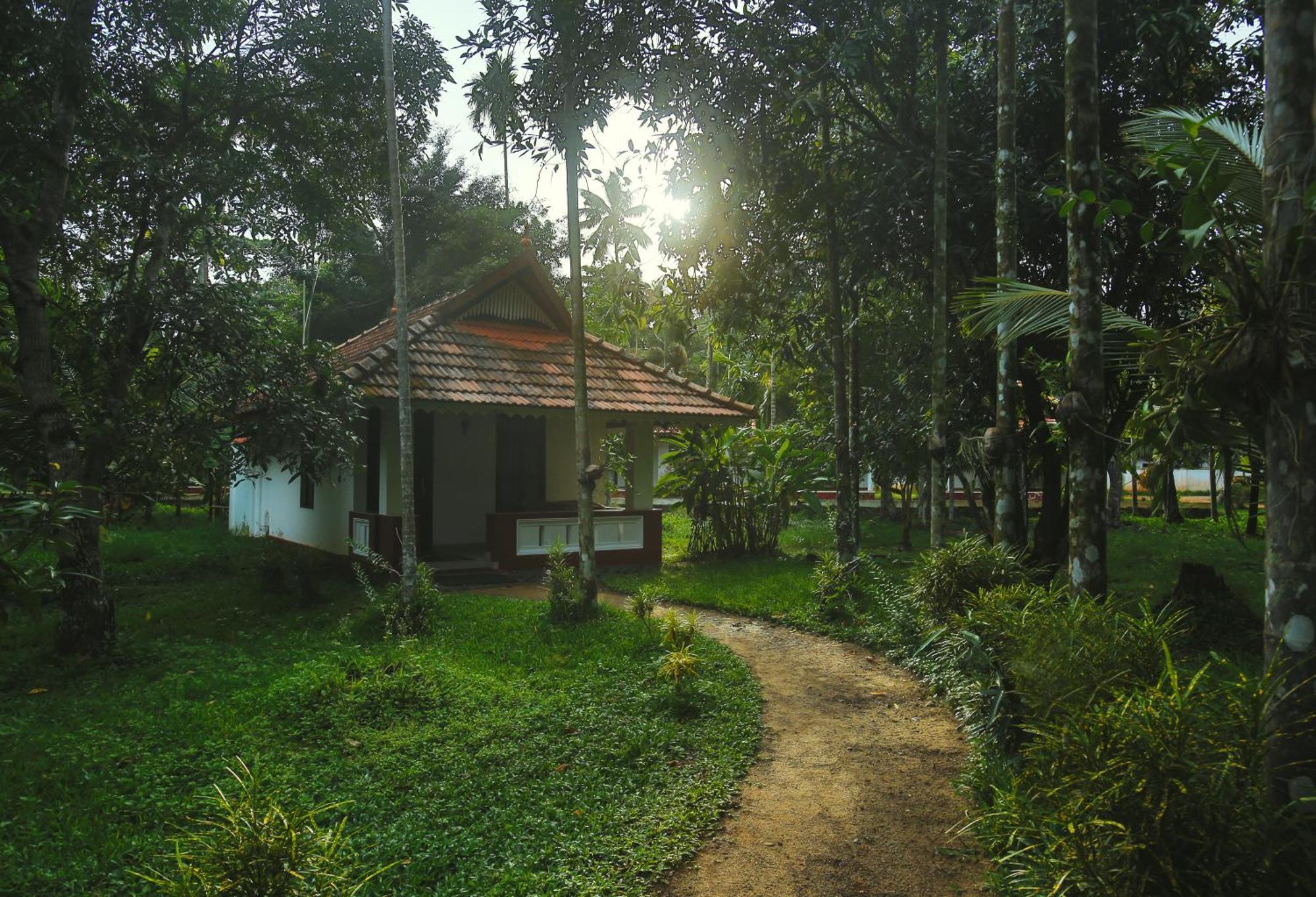 Palmgrove Lake Resort Alappuzha Buitenkant foto