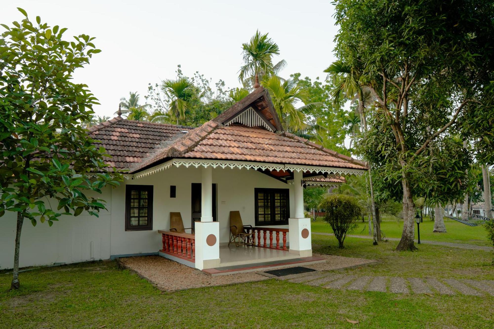 Palmgrove Lake Resort Alappuzha Buitenkant foto