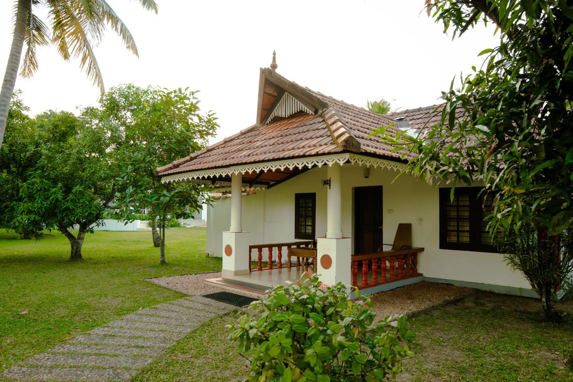 Palmgrove Lake Resort Alappuzha Buitenkant foto