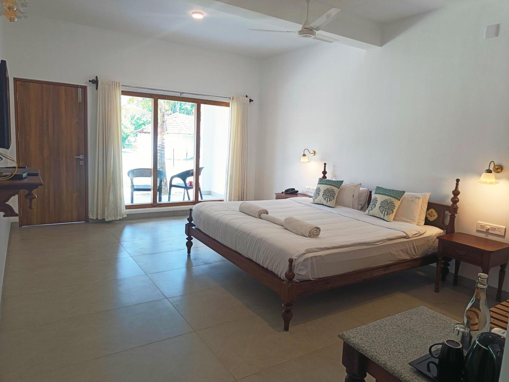 Palmgrove Lake Resort Alappuzha Buitenkant foto