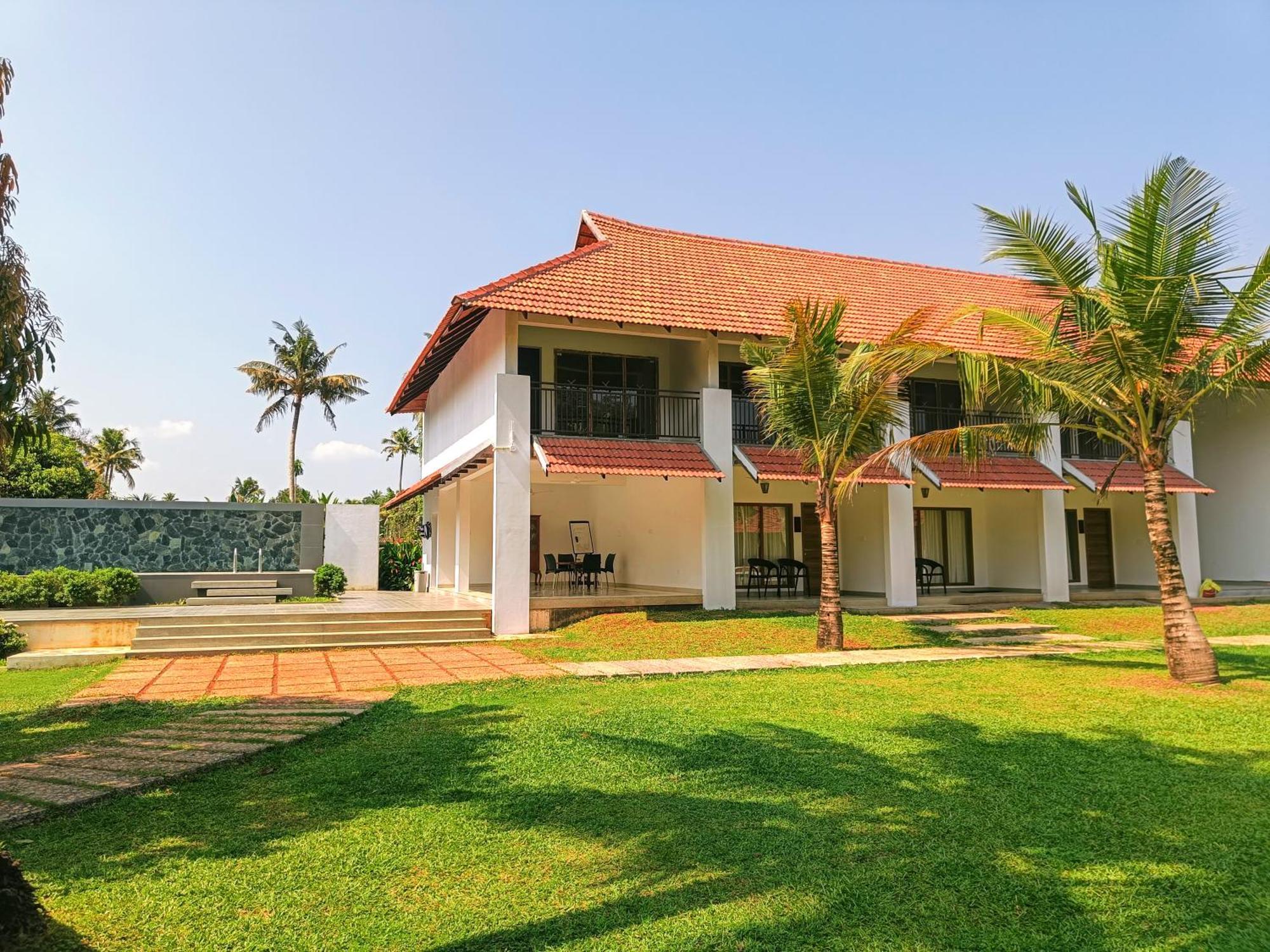 Palmgrove Lake Resort Alappuzha Buitenkant foto
