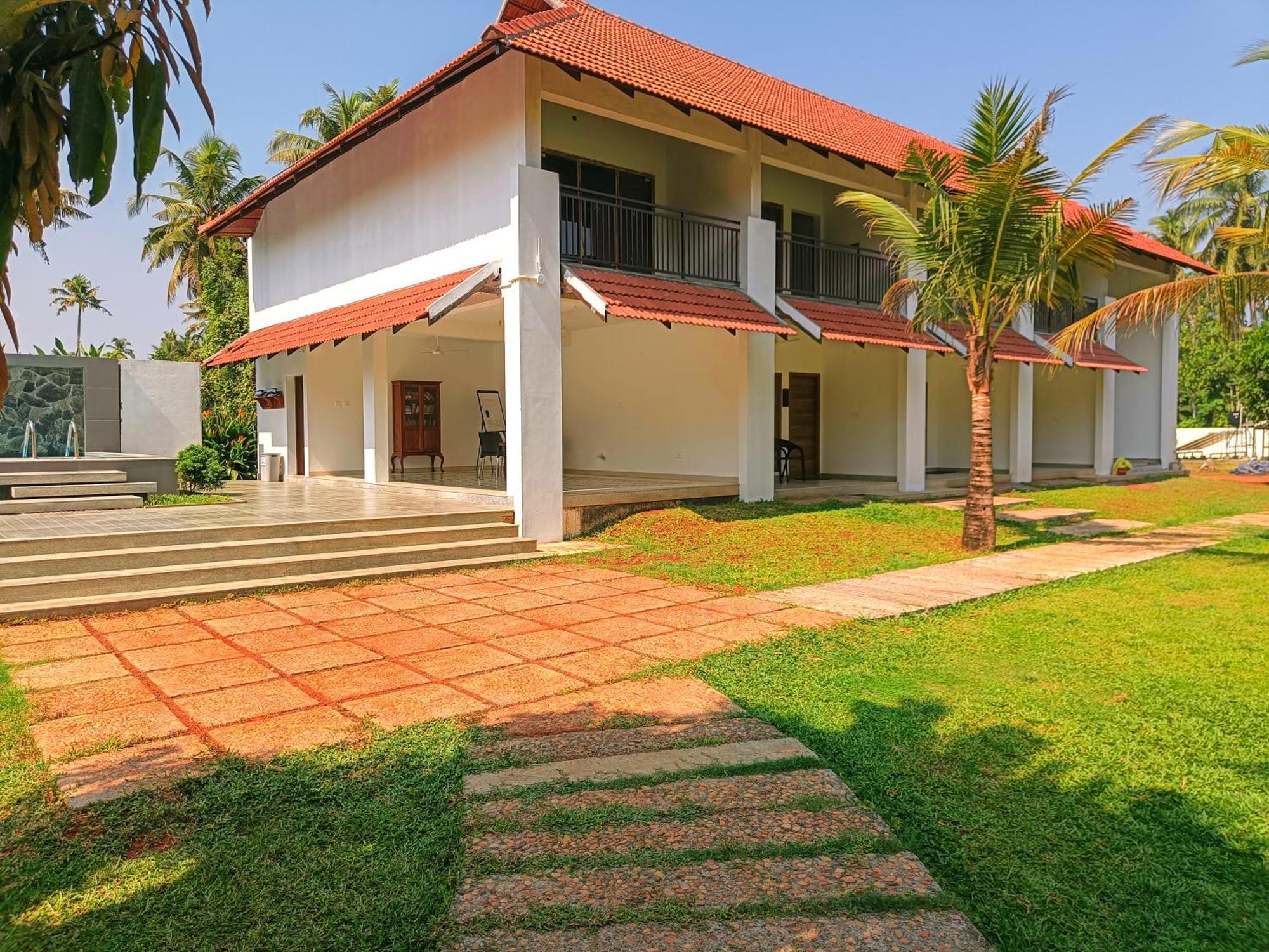 Palmgrove Lake Resort Alappuzha Buitenkant foto