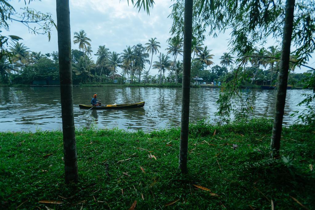 Palmgrove Lake Resort Alappuzha Buitenkant foto