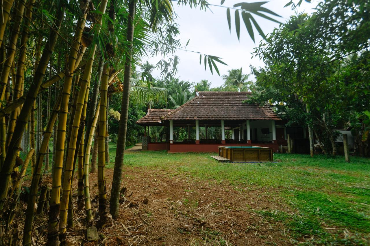 Palmgrove Lake Resort Alappuzha Buitenkant foto